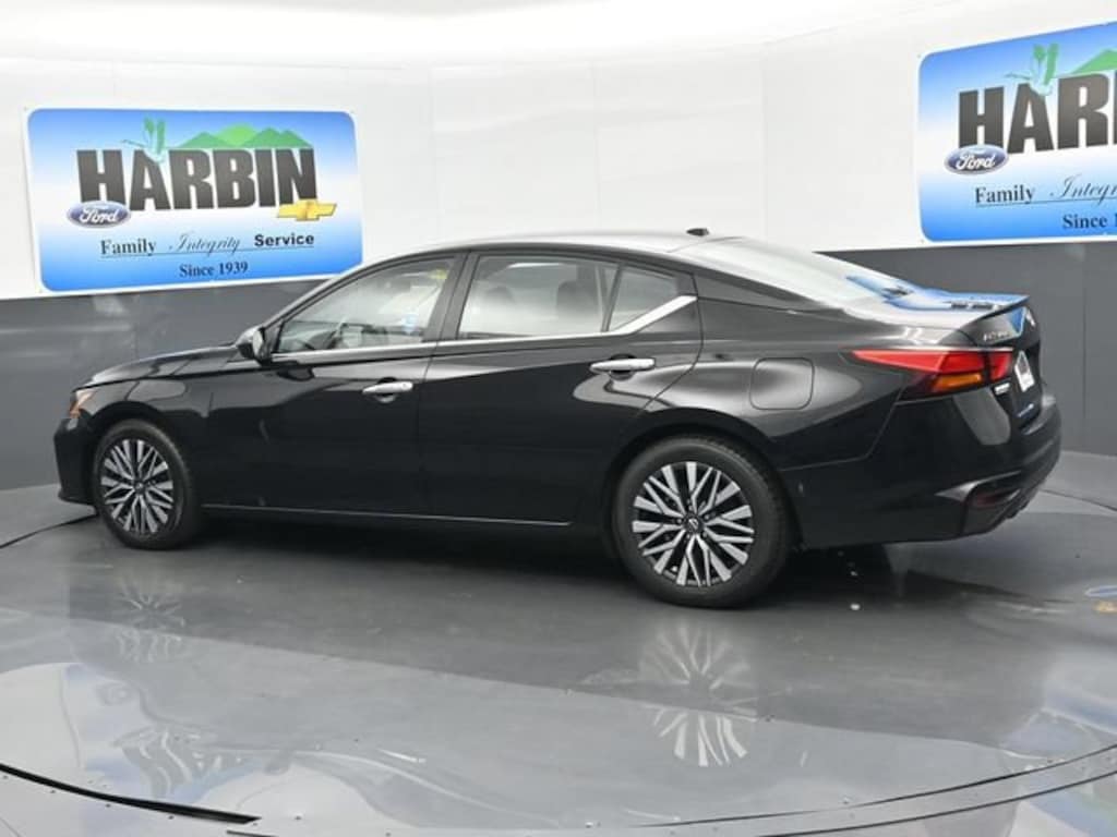 Used 2025 Nissan Altima SV