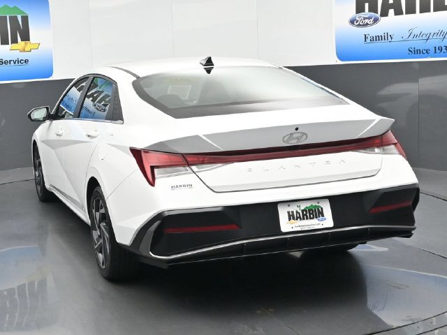 Used 2025 Hyundai Elantra SEL Convenience