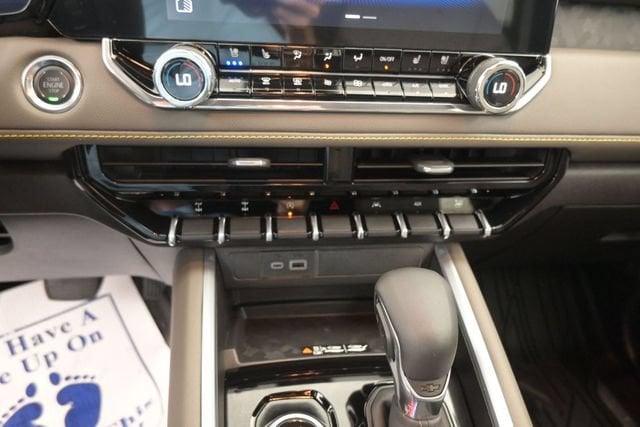2026 Chevrolet Colorado ZR2 - Photo 16