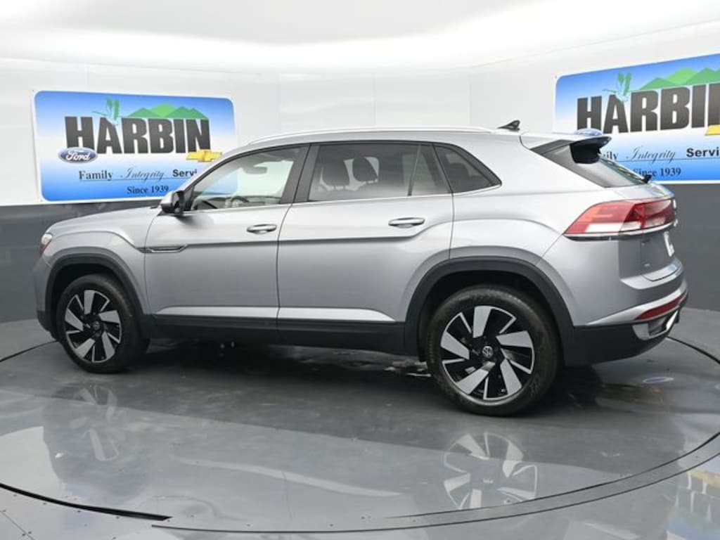 Used 2024 Volkswagen Atlas Cross Sport 2.0T SE w/Technology SUV