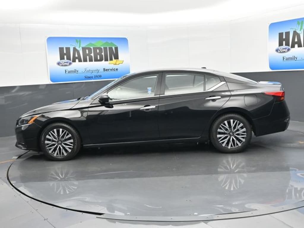 Used 2025 Nissan Altima 2.5 SV Sedan