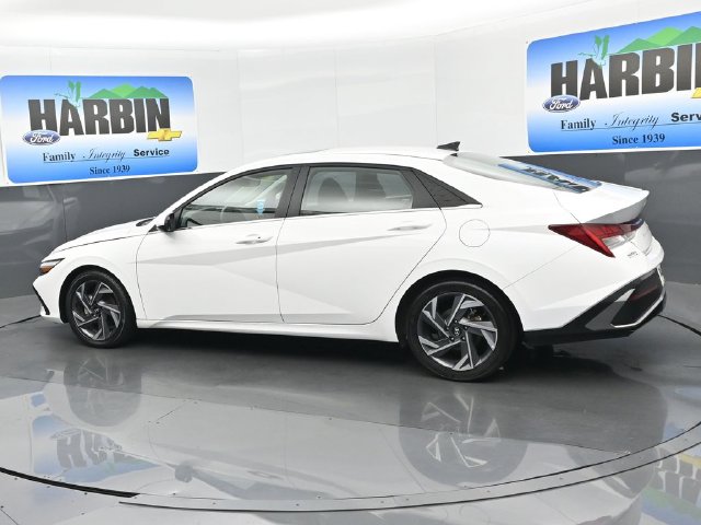 Used 2025 Hyundai Elantra SEL Convenience Sedan
