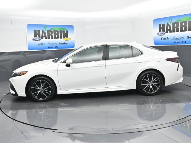 Used 2022 Toyota Camry SE Sedan