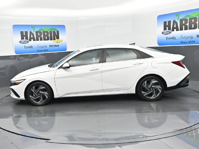 Used 2025 Hyundai Elantra SEL Convenience Sedan