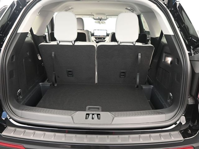 2025 Ford Explorer Active - Photo 8