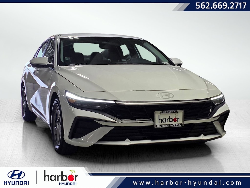 New 2026 Hyundai Elantra SE Sedan