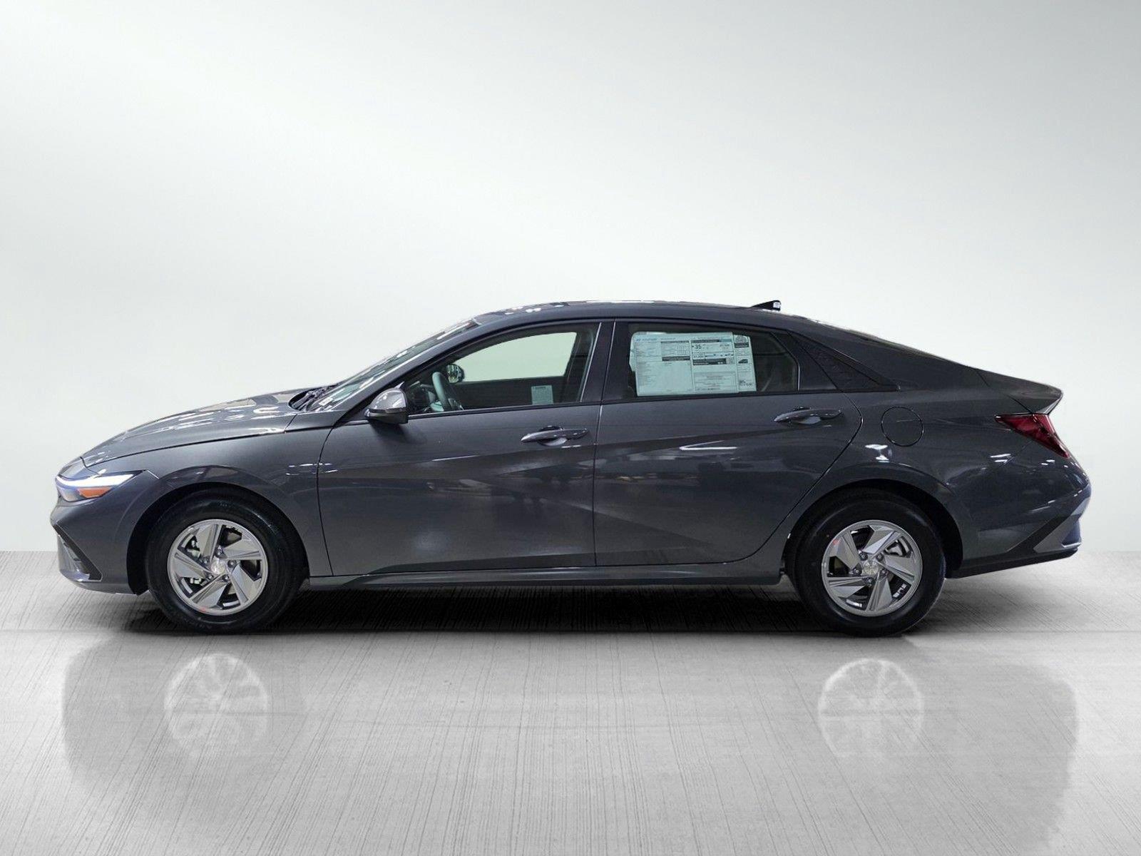 New 2026 Hyundai Elantra SE Sedan