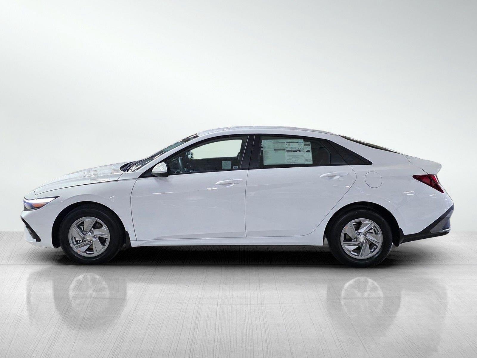 New 2026 Hyundai Elantra SE Sedan