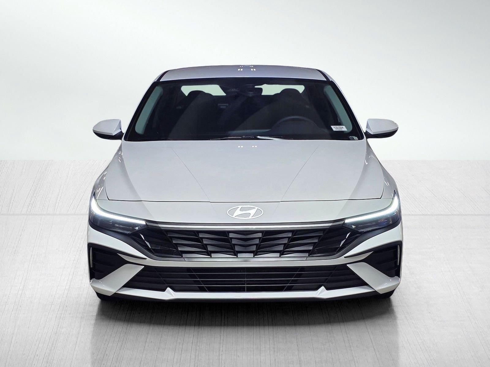 New 2026 Hyundai Elantra SE Sedan