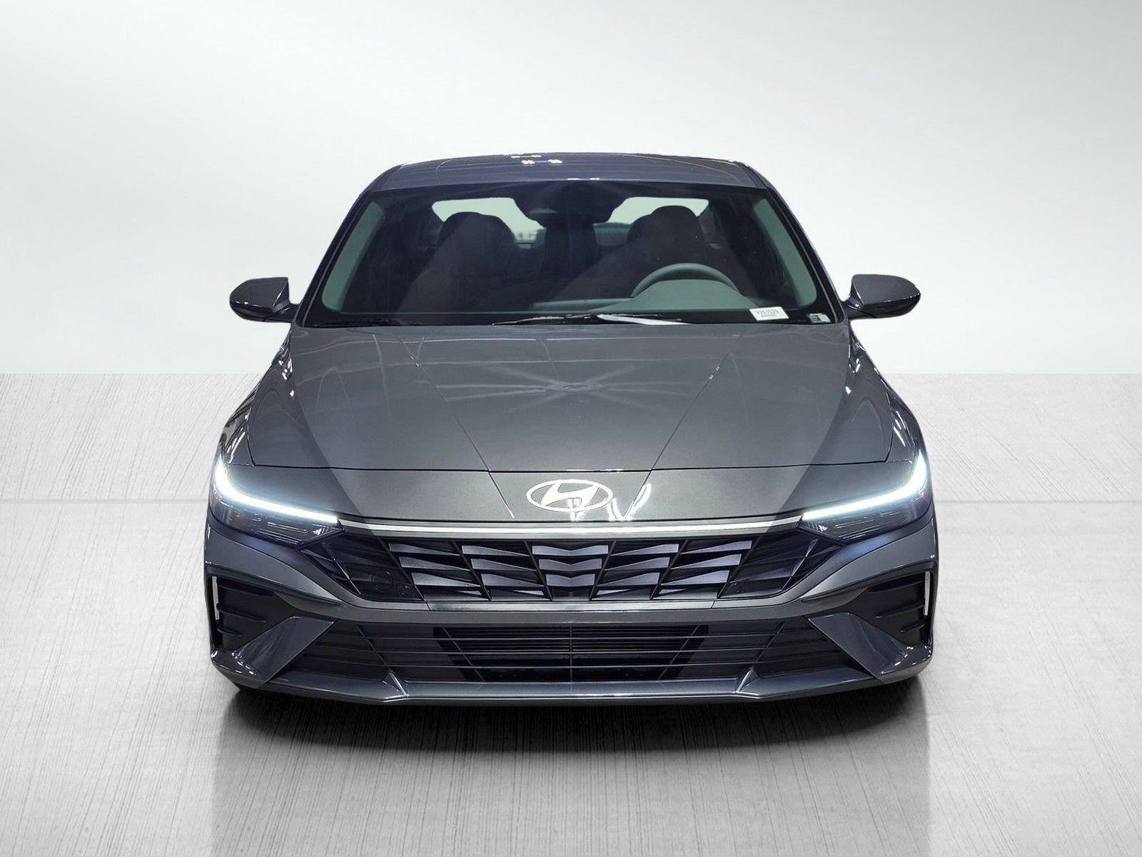 New 2026 Hyundai Elantra SE Sedan