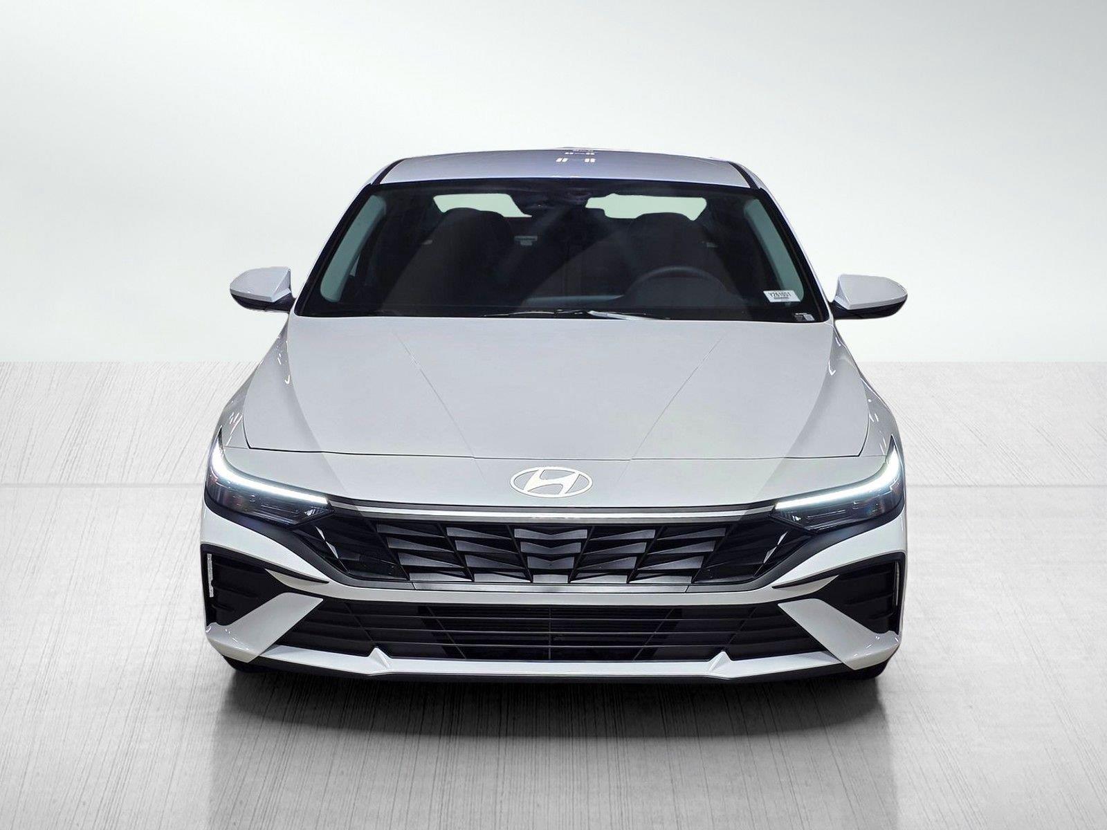 New 2026 Hyundai Elantra SE Sedan