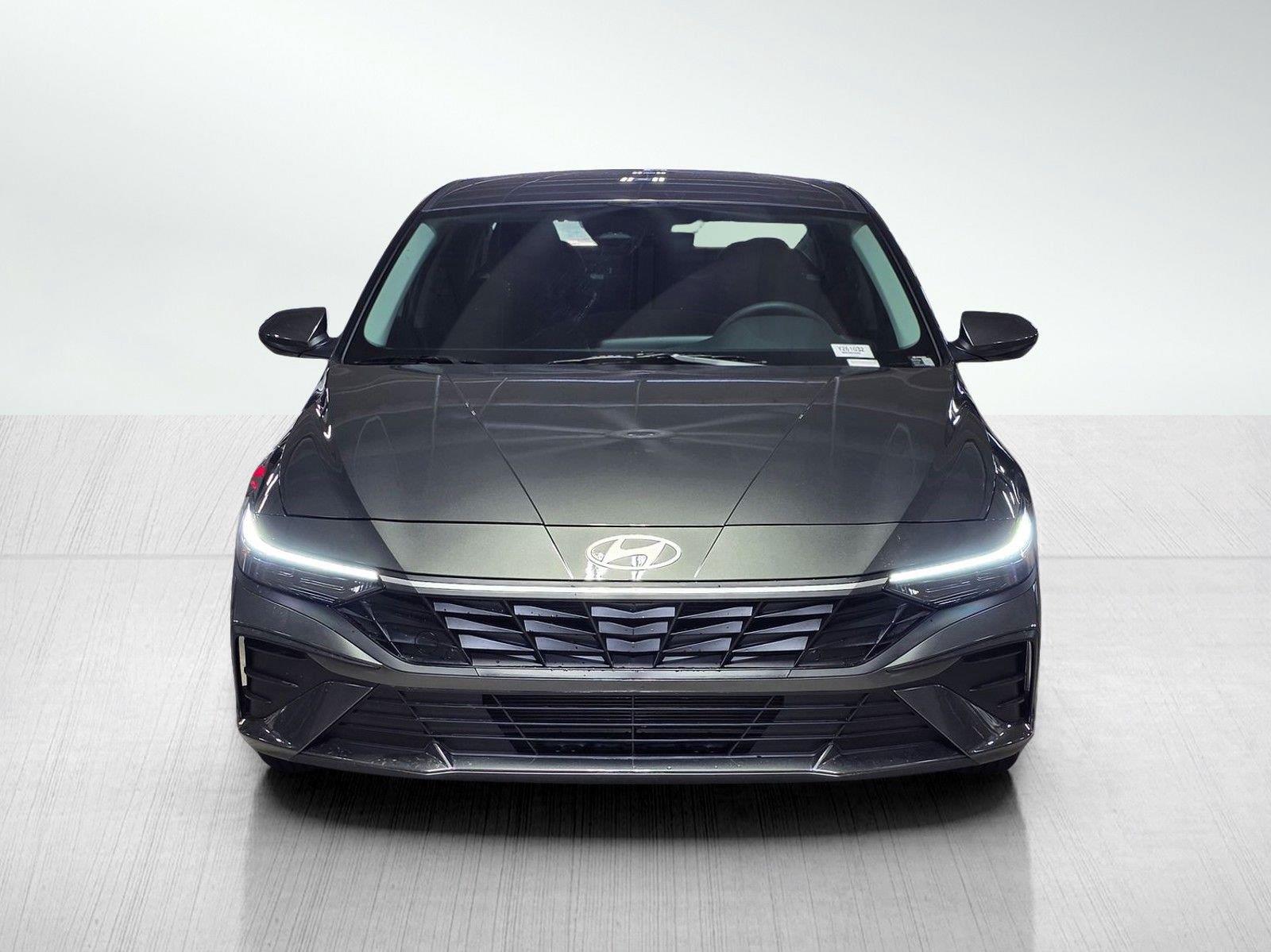 New 2026 Hyundai Elantra SE Sedan