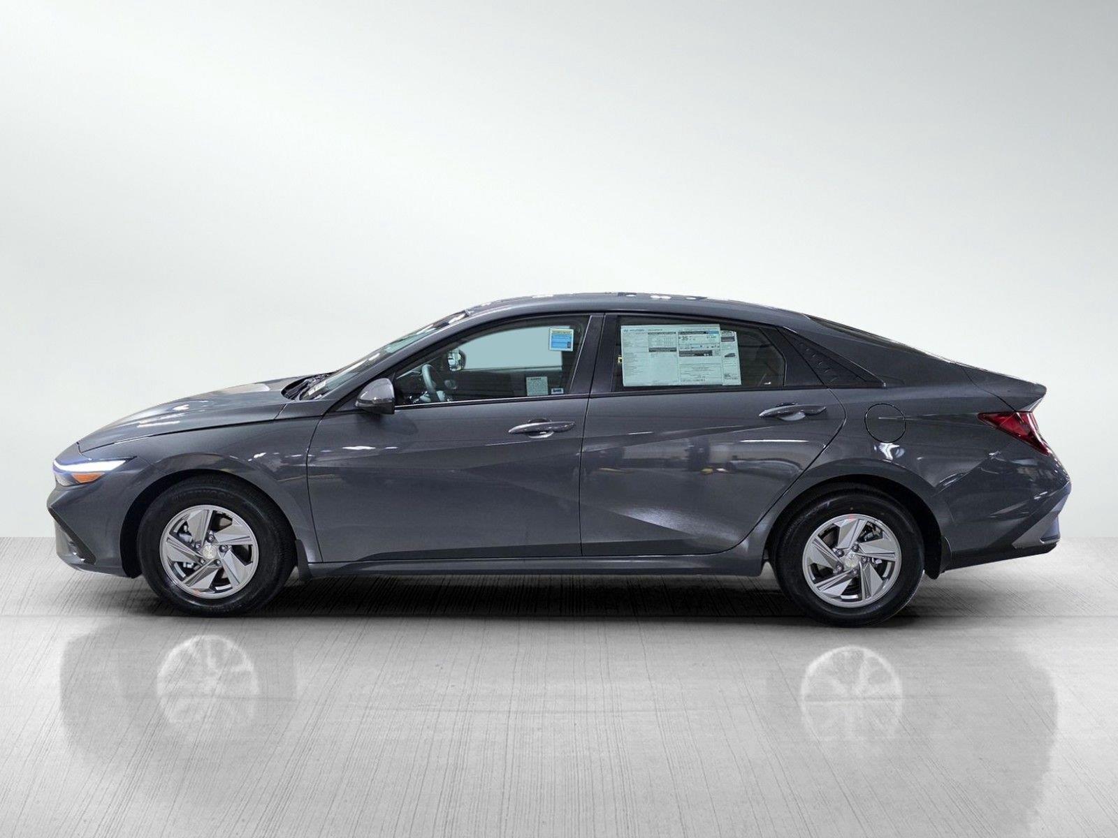 New 2026 Hyundai Elantra SE Sedan