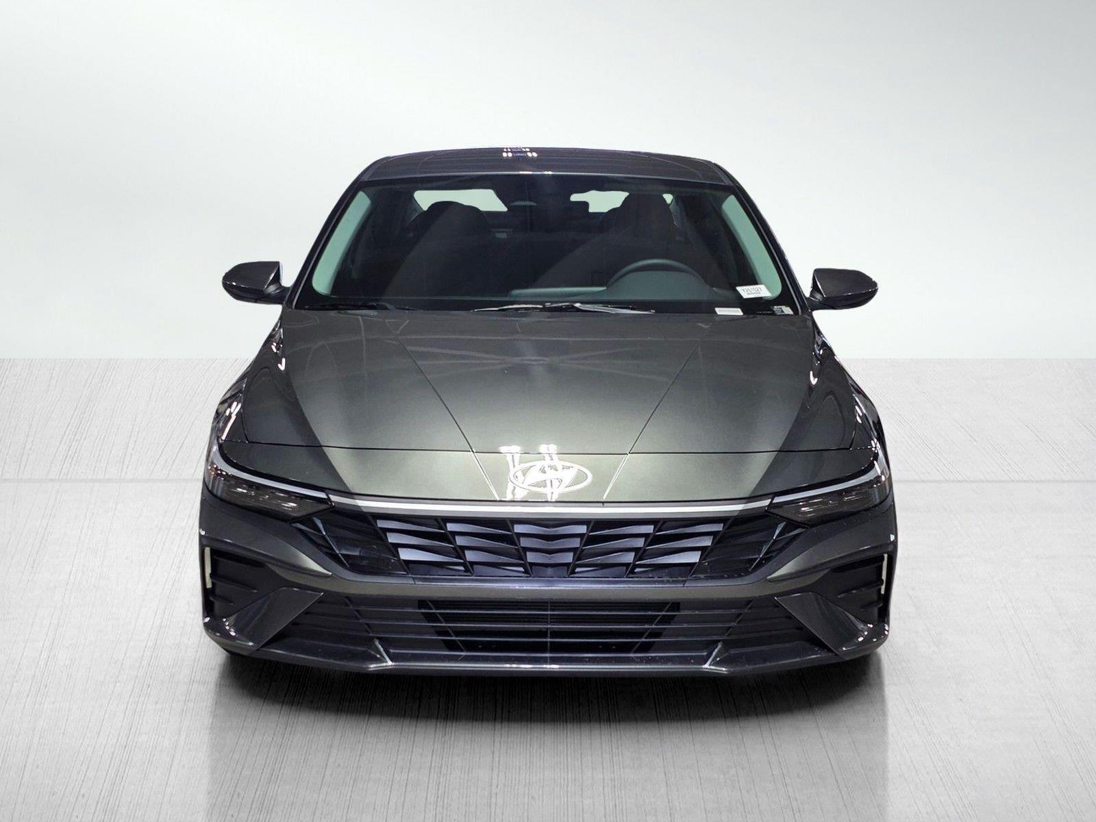New 2026 Hyundai Elantra SE Sedan