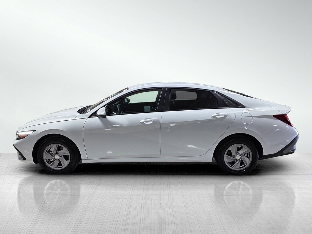 New 2026 Hyundai Elantra SE Sedan