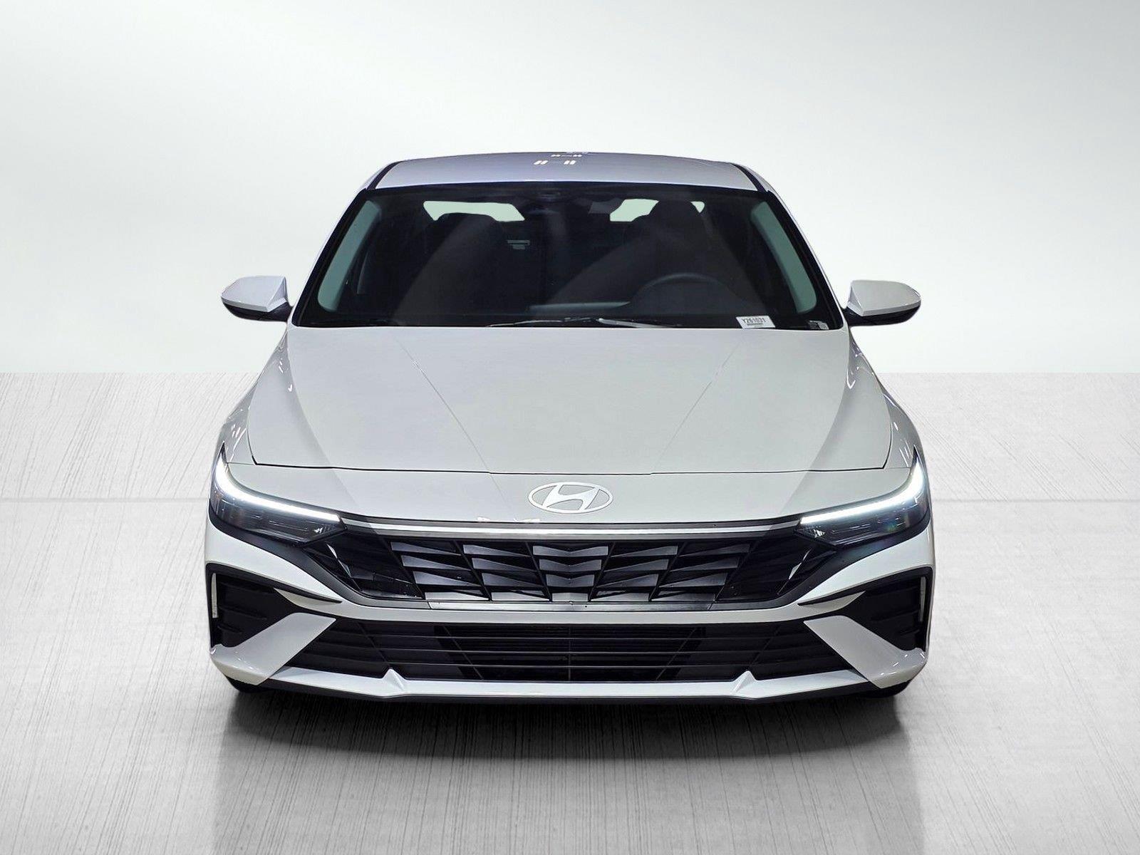 New 2026 Hyundai Elantra SE Sedan