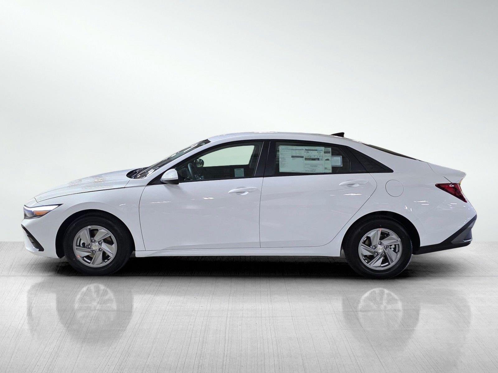 New 2026 Hyundai Elantra SE Sedan