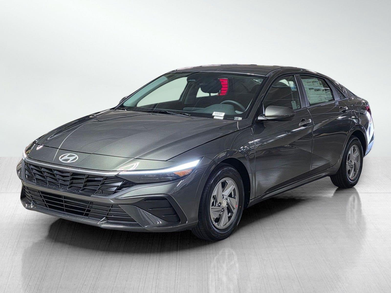 New 2026 Hyundai Elantra SE Sedan