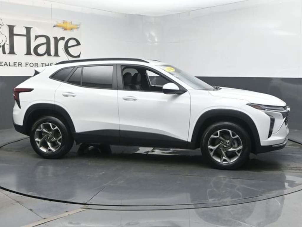 Used 2025 Chevrolet Trax LT SUV
