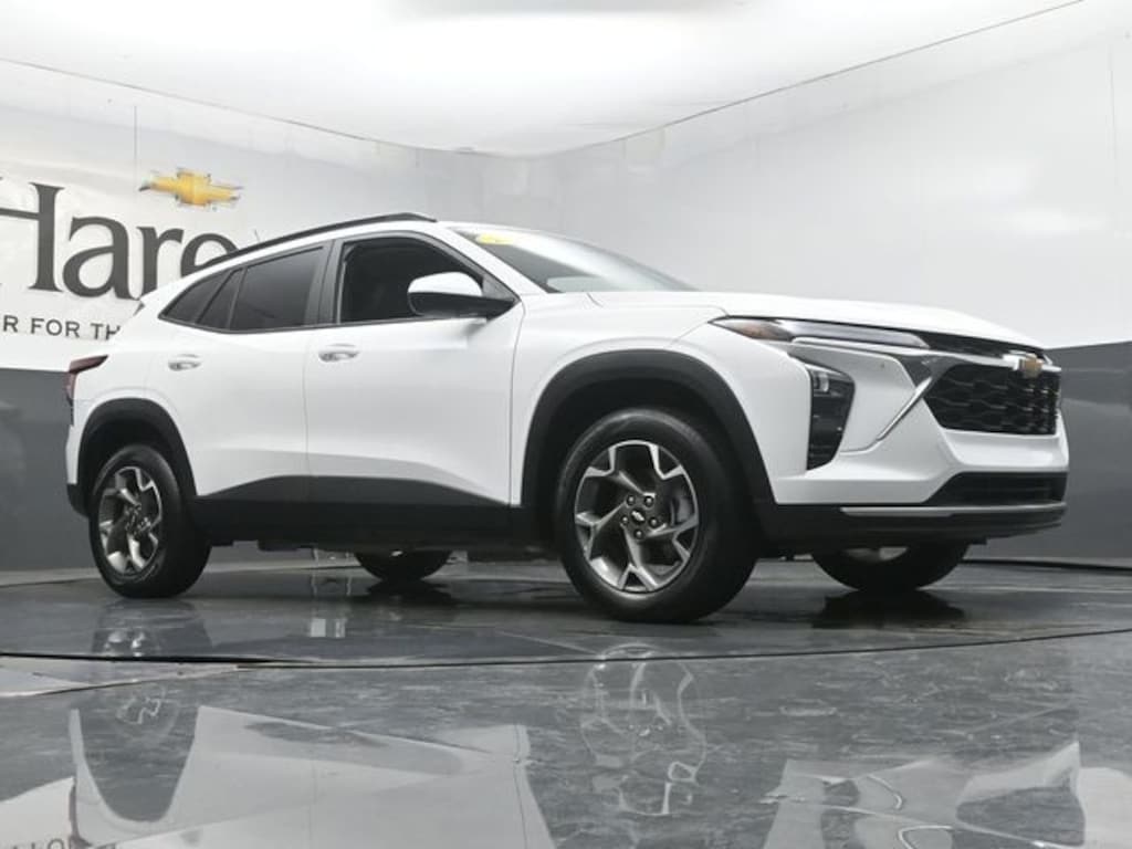 Used 2025 Chevrolet Trax LT SUV