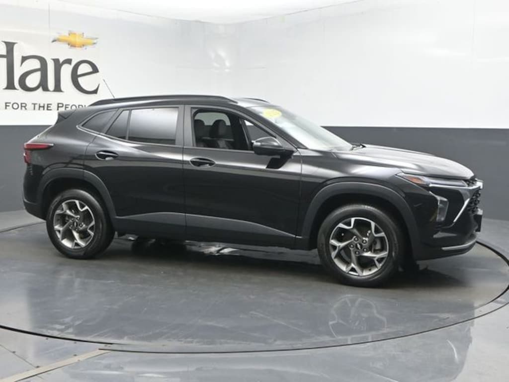 Used 2025 Chevrolet Trax LT SUV