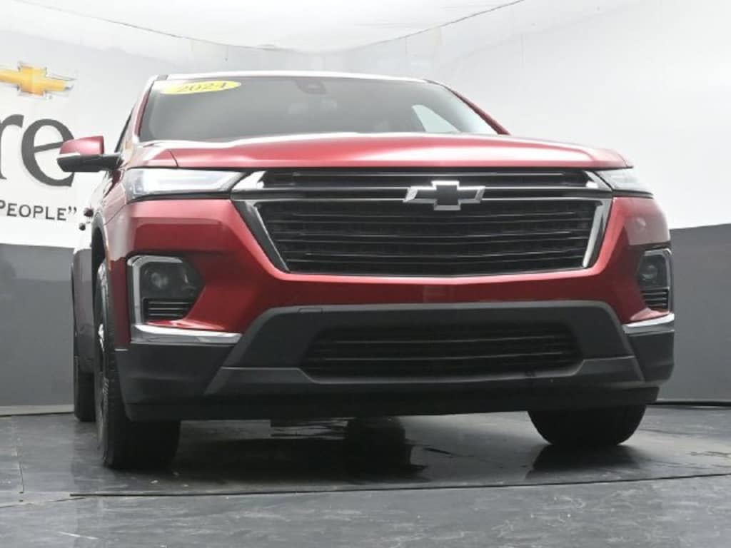 Used 2024 Chevrolet Traverse Limited LT Cloth SUV