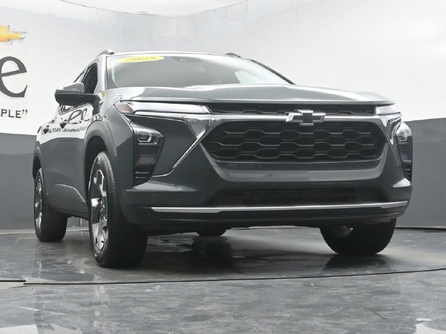 Used 2025 Chevrolet Trax LT SUV