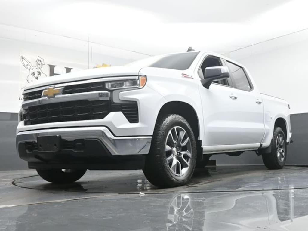 Used 2022 Chevrolet Silverado 1500 LT w/1LT Truck Crew Cab
