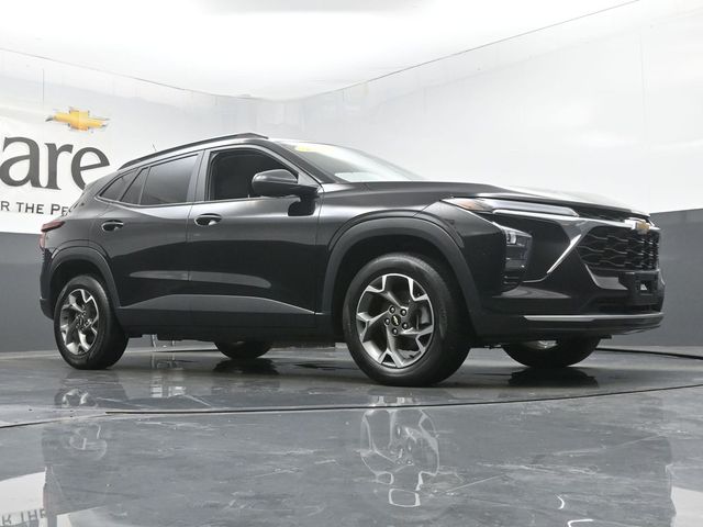 Used 2025 Chevrolet Trax LT SUV