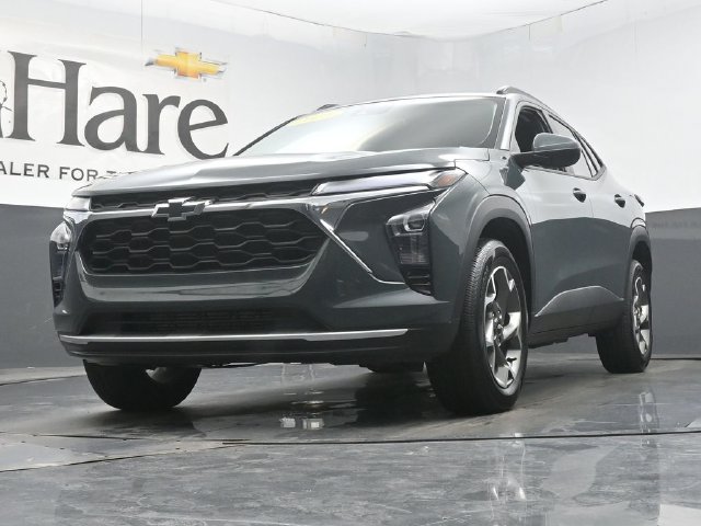 Used 2025 Chevrolet Trax LT SUV