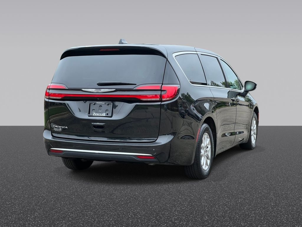 Used 2023 Chrysler Pacifica Touring L Van Passenger Van