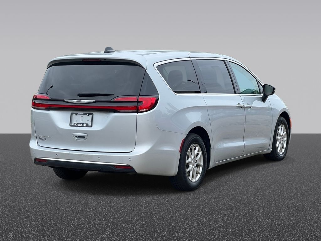 Used 2024 Chrysler Pacifica Touring L Van Passenger Van
