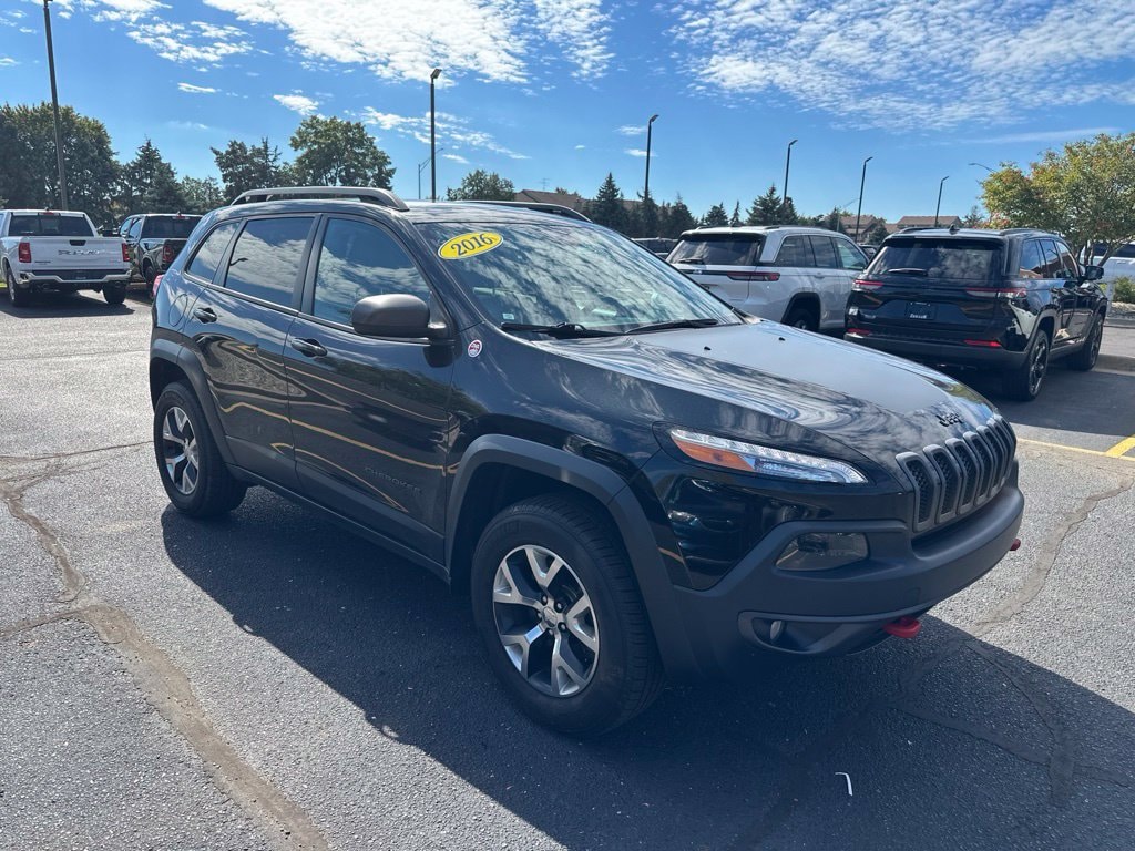 Used 2016 Jeep Cherokee Trailhawk SUV