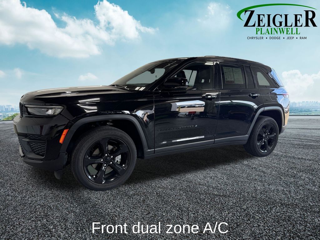 Used 2023 Jeep Grand Cherokee Laredo SUV