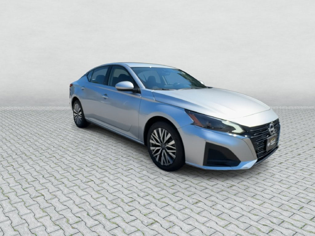 Used 2023 Nissan Altima 2.5 SV Sedan