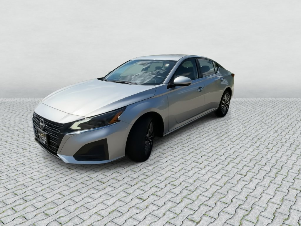 Used 2023 Nissan Altima 2.5 SV Sedan