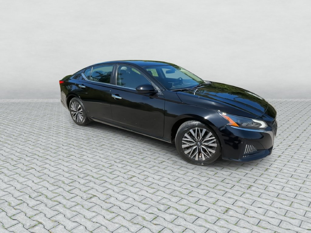 Used 2023 Nissan Altima 2.5 SV Sedan