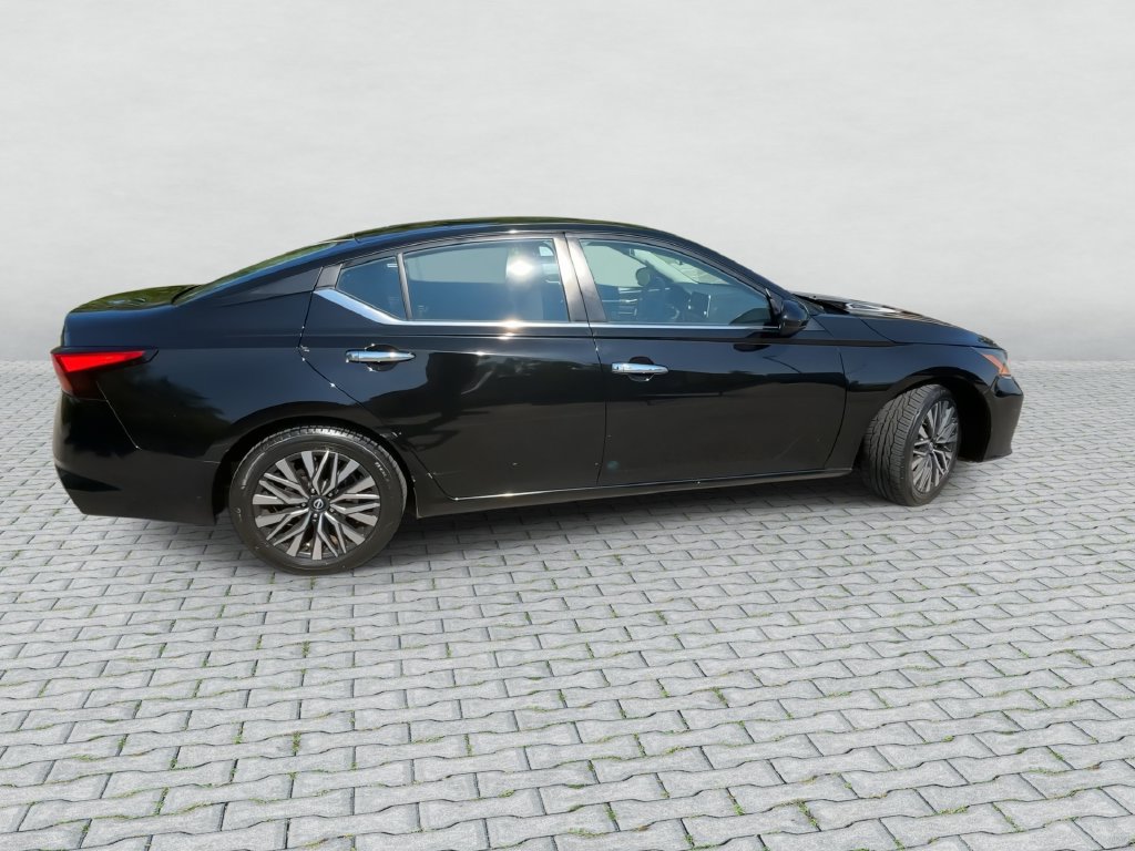 Used 2023 Nissan Altima 2.5 SV Sedan