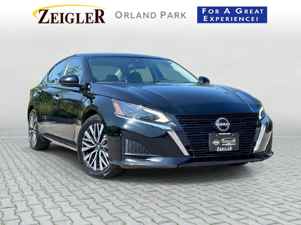 Used 2023 Nissan Altima 2.5 SV Sedan