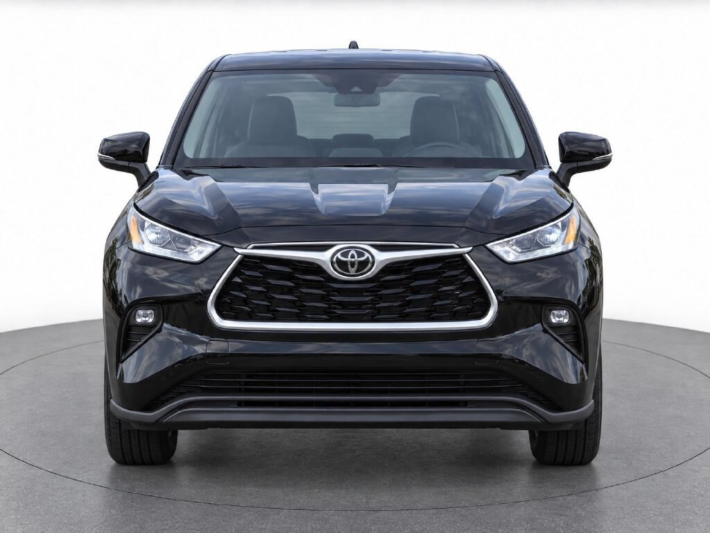 Used 2025 Toyota Highlander LE SUV