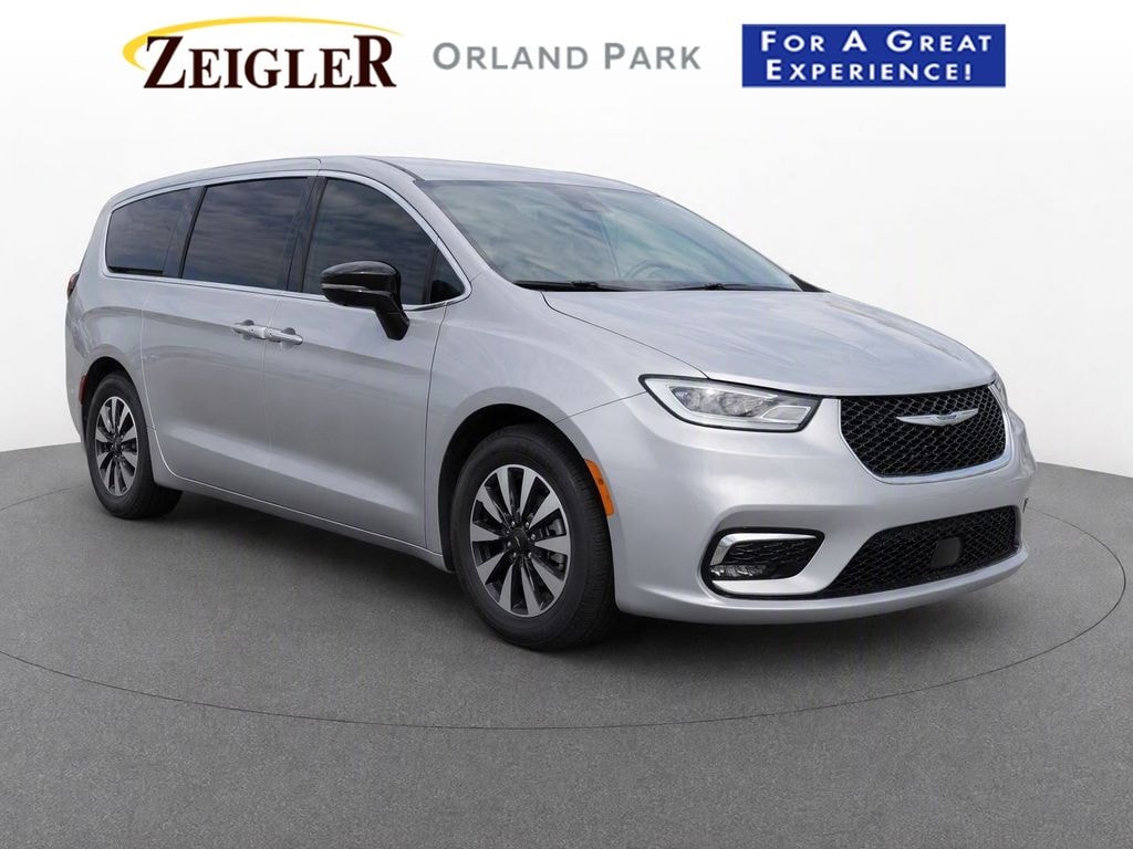 Certified 2024 Chrysler Pacifica Hybrid Select Minivan/Van