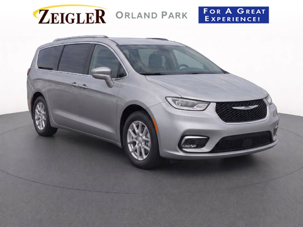 Used 2021 Chrysler Pacifica Touring L Van Passenger Van