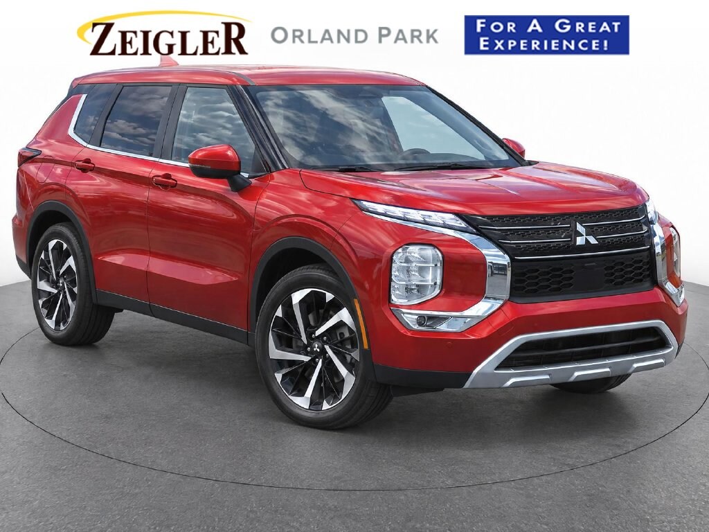 Used 2024 Mitsubishi Outlander SE SUV