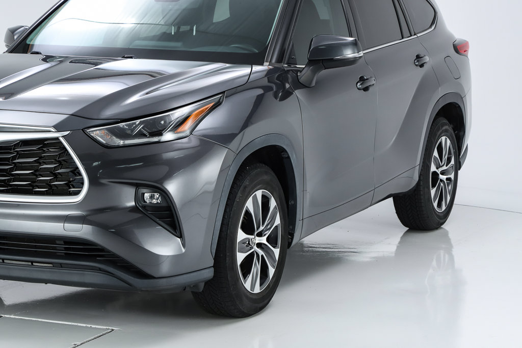 Used 2021 Toyota Highlander XLE SUV