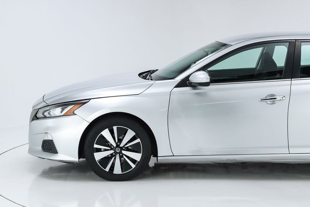 Used 2022 Nissan Altima 2.5 SV Sedan