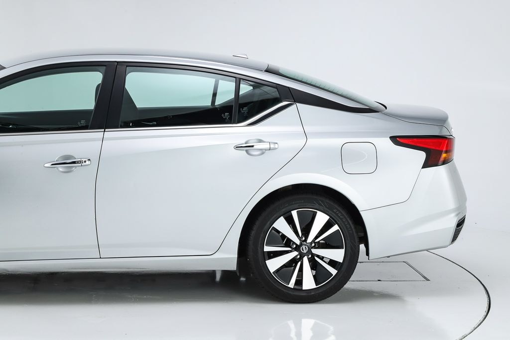 Used 2022 Nissan Altima 2.5 SV Sedan