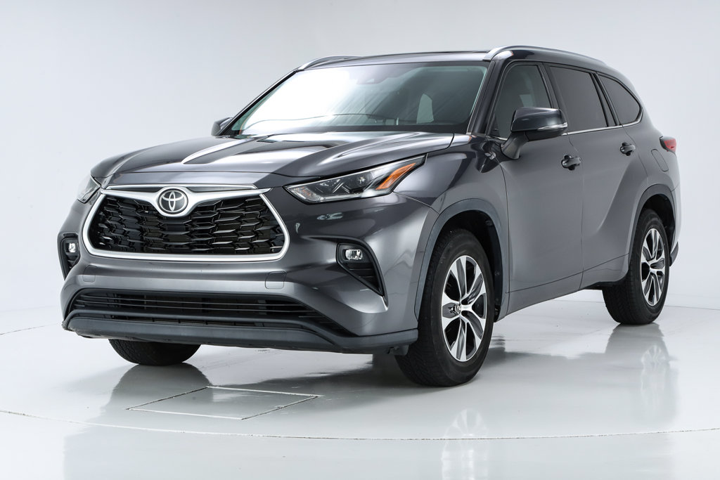 Used 2021 Toyota Highlander XLE SUV