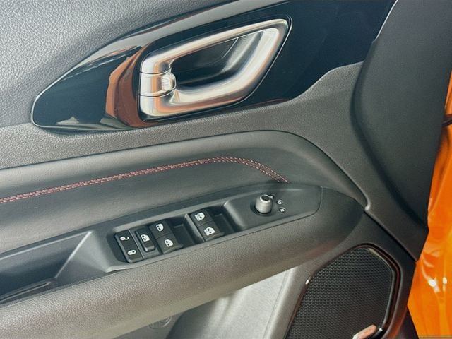 2026 Jeep Compass Trailhawk - Photo 18