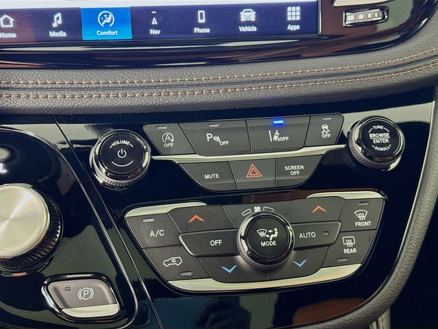 2026 Chrysler Pacifica Pinnacle - Photo 18