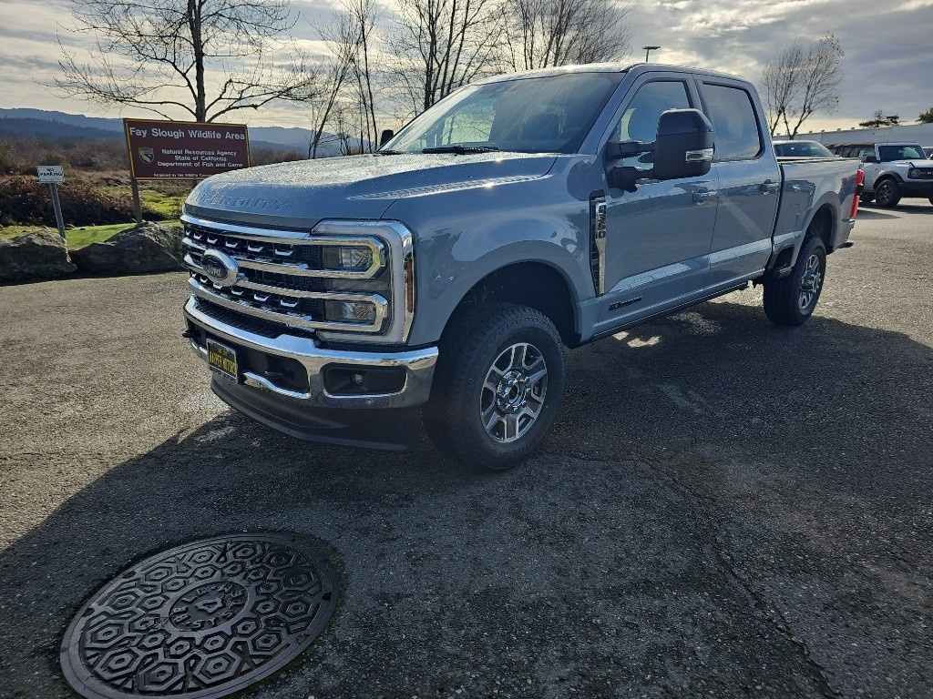 2026 Ford Super Duty F-350&reg; Lariat&reg; TRUCK